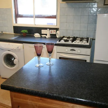 Rent this 1 bed apartment on Dental Surgery in Kirkstall Road, Leeds