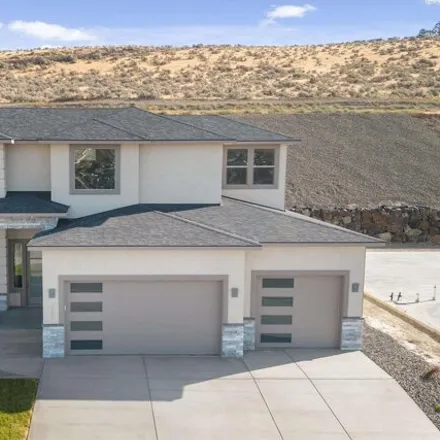 Buy this 4 bed house on West 24th Avenue in Kennewick, WA 99338