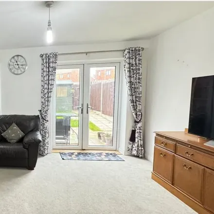 Rent this 3 bed townhouse on Castle Hill Drive in Swanscombe, DA10 1EL