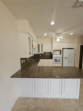 Image 3 - 22 North Sarah Dewitt Drive, Gonzales, TX 78629, USA - Townhouse for rent