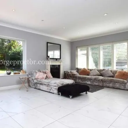 Image 9 - Mayfield Road, Chatterton Village, London, BR1 2EP, United Kingdom - House for sale