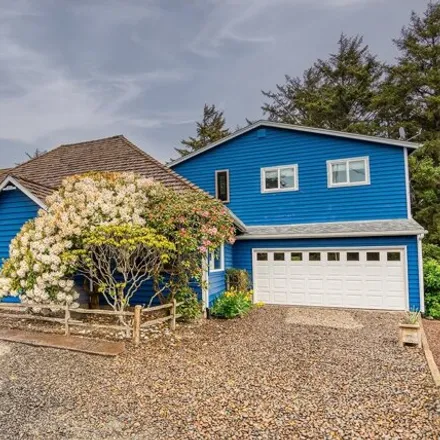 Image 2 - 1127 S Pine St, Newport, Oregon, 97365 - House for sale