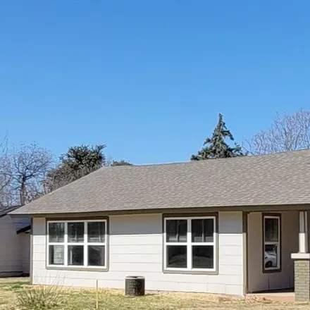 Image 1 - 142 Ross Avenue, Abilene, TX 79605, USA - Duplex for sale