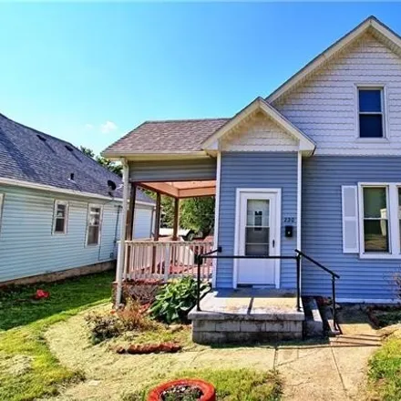 Buy this 3 bed house on 242 East Hyde Park Avenue in Saint Joseph, MO 64504