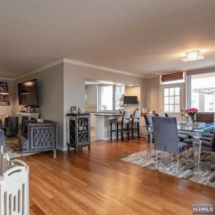 Image 7 - 2150 Center Avenue, Linwood, Fort Lee, NJ 07024, USA - Condo for sale