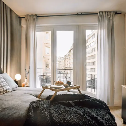 Image 2 - 54 Rue Jean de La Fontaine, 75016 Paris, France - Apartment for rent