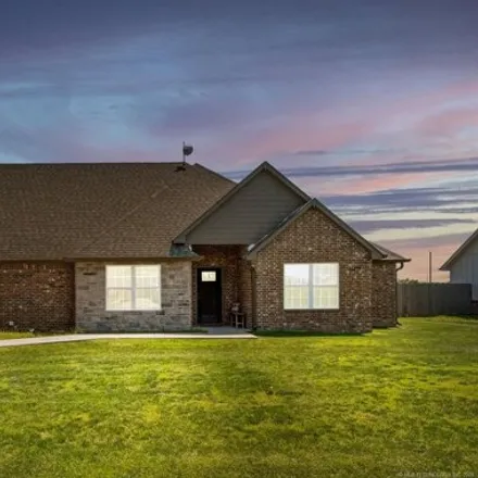 Buy this 3 bed house on 68 East 498 Circle in Mayes County, OK 74361