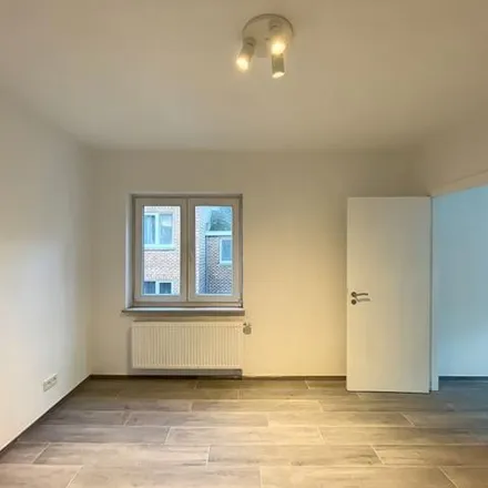 Image 8 - Rue Edouard Ronvaux 4, 5000 Namur, Belgium - Apartment for rent