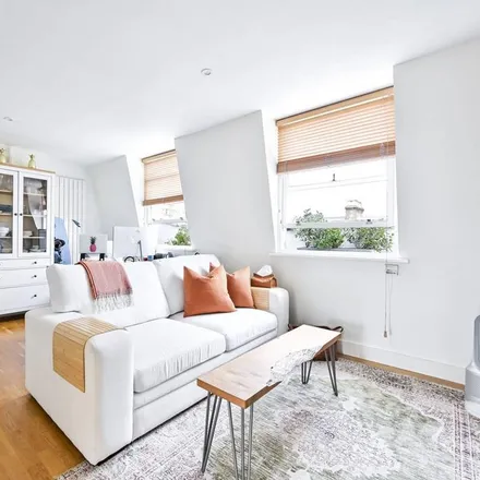 Rent this 1 bed apartment on 32 Lanhill Road in London, W9 2BS