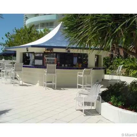 Image 4 - Collins Avenue Service Road, Miami Beach, FL 33140, USA - Apartment for rent