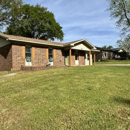 Image 1 - 1608 South Glenwood Avenue, Russellville, AR 72801, USA - House for sale