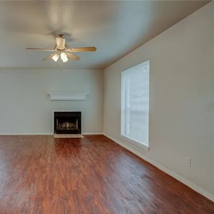 Image 3 - 2211 Creekside Ln Unit C, Georgetown, Texas, 78626 - Apartment for rent