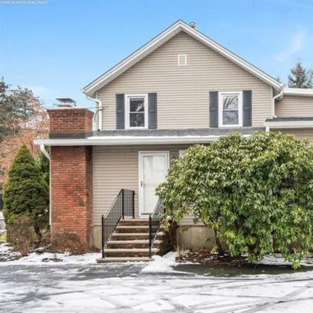 Rent this 3 bed house on 24 West Maple Avenue in Allendale, Bergen County