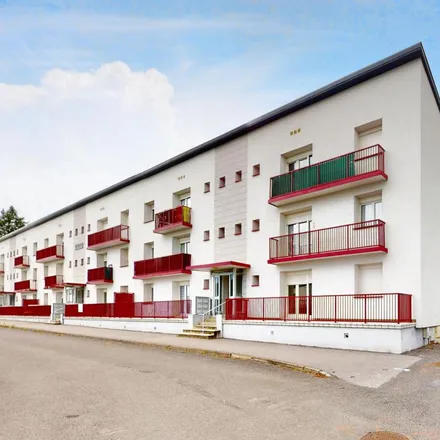 Image 1 - 9 Rue du Commandant Jeandet, 70300 Luxeuil-les-Bains, France - Apartment for rent