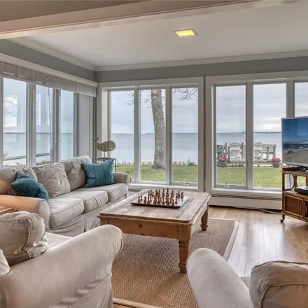 Rent this 4 bed apartment on 370 South Lane in East Marion, Southold