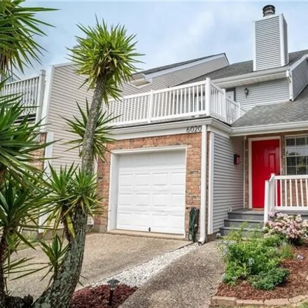 Buy this 2 bed house on 6016 Orleans Avenue in Lakeview, New Orleans
