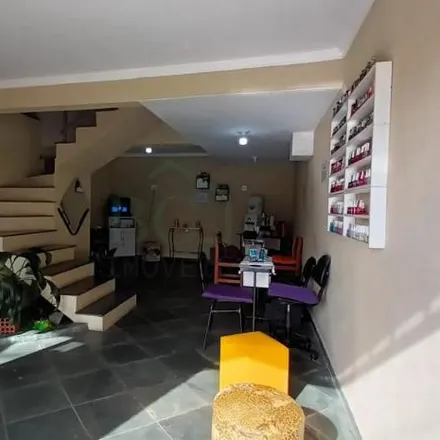 Buy this 2 bed house on Rua Geraldo Carvalho in Região Urbana Homogênea III, Poços de Caldas - MG