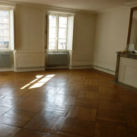 Image 5 - 2 Rue de la Charité, 54300 Lunéville, France - Apartment for rent
