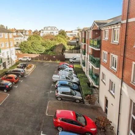 Image 9 - Westcliff Station, Ditton Court Road, Southend-on-Sea, SS0 7ES, United Kingdom - Apartment for sale