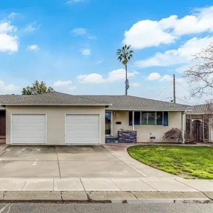 Rent this 2 bed house on 3262 Moorpark Avenue in San Jose, CA 95117