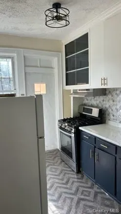 Rent this 1 bed house on 998 College Avenue in New York, NY 10456