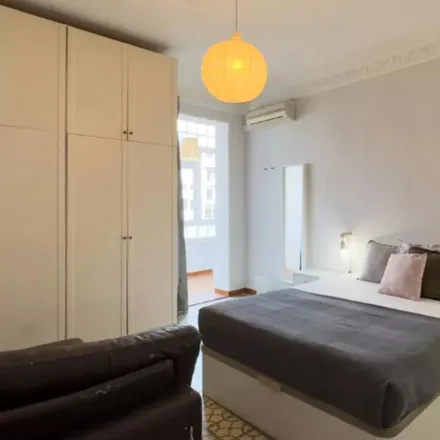 Rent this 5 bed room on Passeig de Sant Joan in 204, 08009 Barcelona