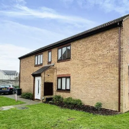 Buy this 1 bed apartment on 7-12 Erin Court in Swindon, SN1 4NS