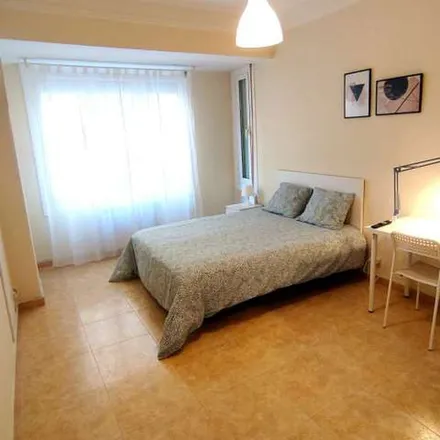 Rent this 5 bed apartment on Calle Vasconia in 5, 50006 Zaragoza