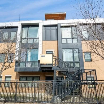 Buy this 2 bed condo on 2222-2246 West Madison Street in Chicago, IL 60612