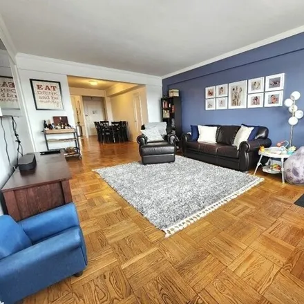Image 1 - 102-43 68th Avenue, New York, NY 11375, USA - Apartment for sale