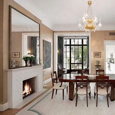 Image 6 - 110 East 70th Street, New York, NY 10021, USA - Townhouse for sale