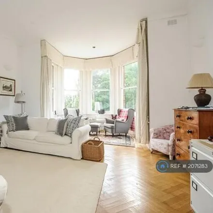 Rent this 4 bed room on 2 Lindfield Gardens in London, NW3 6BH