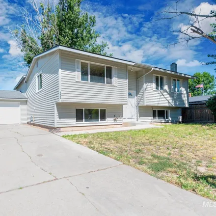 Buy this 5 bed house on 1407 Teton Avenue in Caldwell, ID 83605