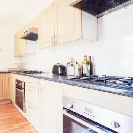 Image 3 - Hornsey Park Road, London, N8 0JY, United Kingdom - Room for rent