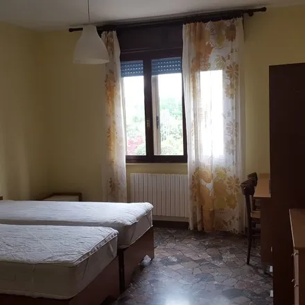 Rent this 2 bed room on Via del Plebiscito 1866 in 35133 Padua, Italy