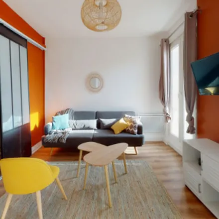 Rent this 2 bed apartment on 15 Rue de la Loge in 13002 2e Arrondissement, France