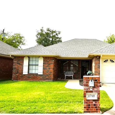 Buy this 3 bed house on 1718 Sully Court in Stephenville, TX 76401