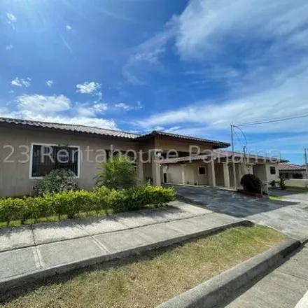 Rent this 2 bed house on Mercadito David Center in Vía David - Boquete, Los Agarrobos