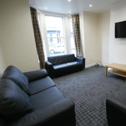 Rent this 4 bed townhouse on Back Norwood Road in Leeds, LS6 1EA