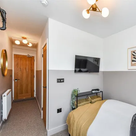 Rent this 1 bed room on 218 Belvedere Road in Burton-on-Trent, DE13 0RE