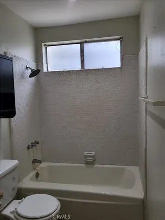 Image 7 - 10728 New Haven Street, Los Angeles, CA 91352, USA - Apartment for sale