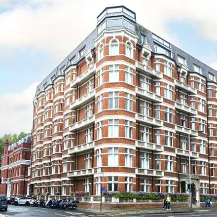 Image 3 - Cumberland House, Kensington Road, London, W8 5NX, United Kingdom - Apartment for rent