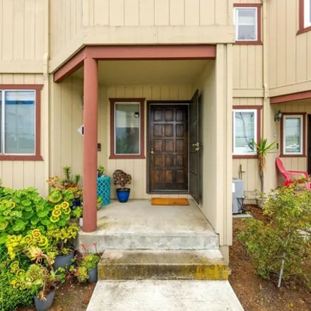 Buy this 2 bed condo on Shadow Wood Lane in Cherryland, Alameda County