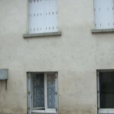Image 4 - 29 Rue du Stade, 16400 La Couronne, France - Apartment for rent