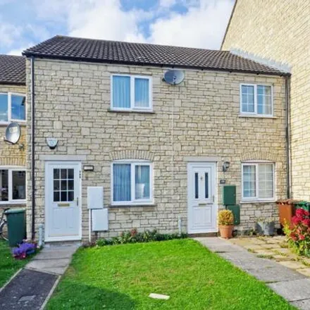 Rent this 2 bed townhouse on Avocet Way in Bicester, OX26 6YP