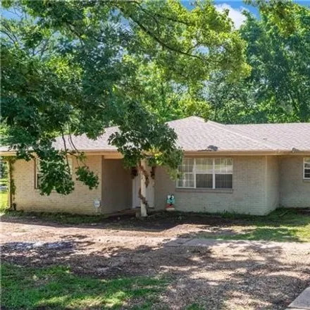 Buy this 3 bed house on 132 Louise Drive in Rapides Parish, LA 71360