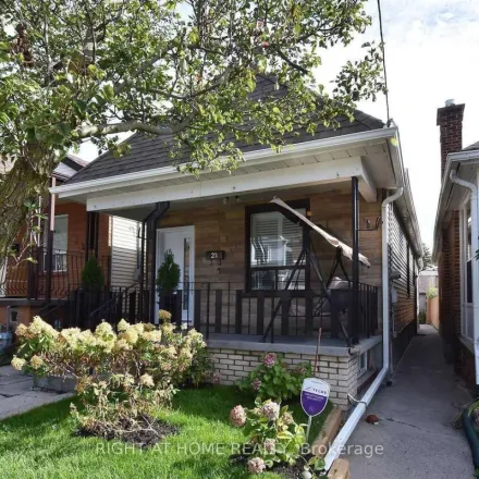 Image 1 - 23 Amherst Avenue, Toronto, ON M6E 2A2, Canada - Apartment for rent
