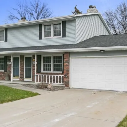 Buy this 2 bed house on 2177 Packerland Drive in Green Bay, WI 54304
