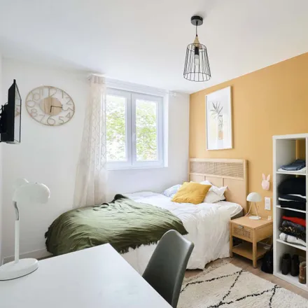 Rent this 2 bed room on 5 Rue du Bazinghien in 59037 Lille, France