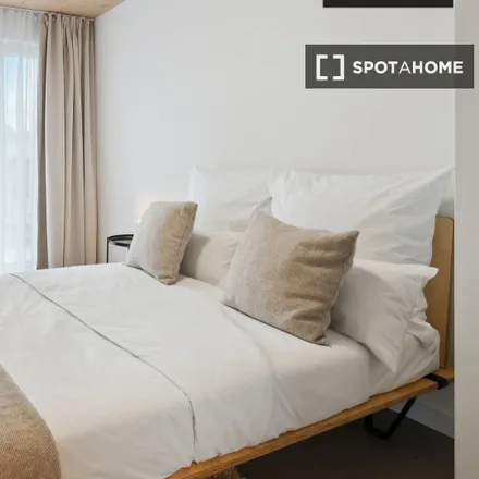 Rent this 4 bed room on Le prunier in Sickingenstraße 1, 10553 Berlin